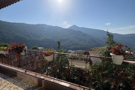 خانه با تراس و بام در ساسنگ مینودشت - ط۲