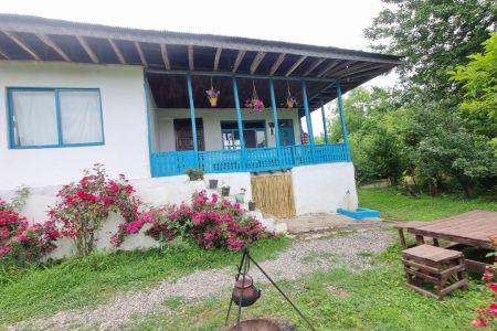 Renting a Rural House in Kuchesfahan - Pushkeh