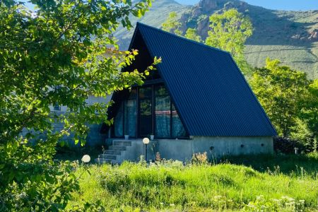 Swiss cabin rental on Chalus Road - Dalir Village