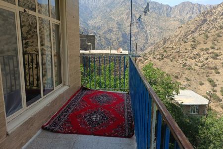 خانه با ویو کوه در پاوه - داریان - همکف