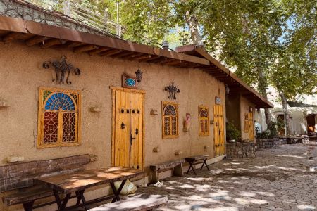 بوتیک هتل در نیاوران تهران - صنوبر
