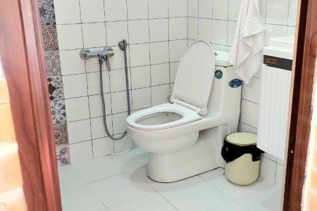بومگردی در قمصر - اتاق بهارنارنج