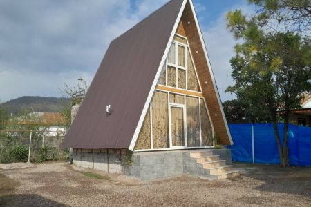 کلبه سوئیسی در شاندرمن - اسطلخ زیر