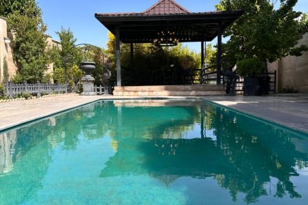 Villa with Pool in Malard - Safadasht