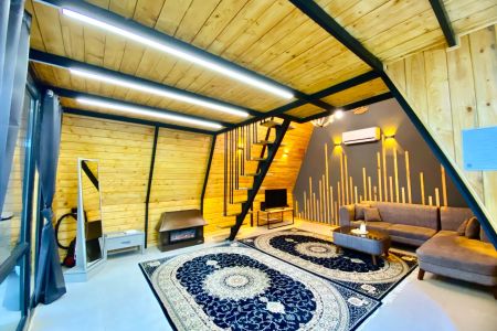 کلبه سوئیسی کنار تالاب در بداب