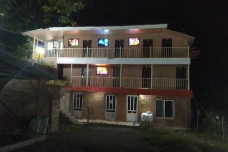 اتاق کاهگلی در رودبار - رودخانه - دوتخته