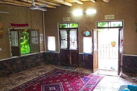 رزرو بوم گردی در کاشان - برزک - آفتابگردان
