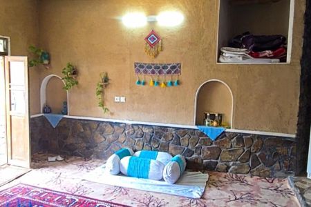 رزرو بوم گردی در کاشان - برزک - آفتابگردان