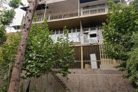 خانه بالکن دار لب رودخانه زاینده‌رود -زیرهمکف