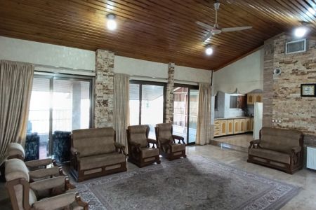 خانه بالکن دار لب رودخانه زاینده رود - همکف