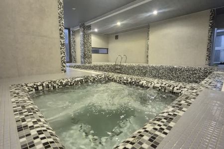 ویلا دوبلکس استخردار در باغ بهادران