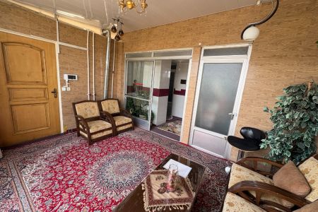 سوئیت تراس دار در اصفهان - خیابان جی - ط۴