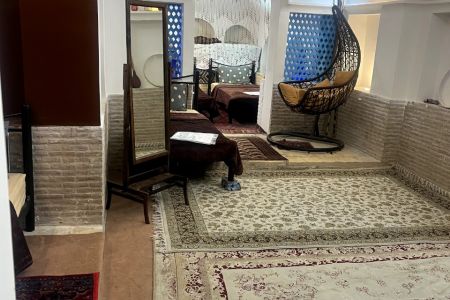 بوم گردی در کاشان - اتاق سنتی کافه
