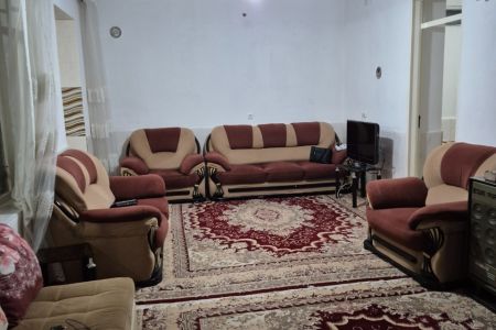 ویلا با حیاط سرسبز در قلعه خالصه مراغه