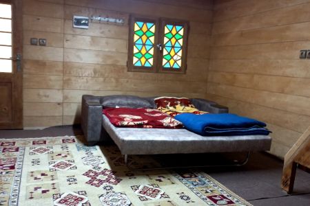کلبه چوبی نزدیک پارک ساحلی در شاندرمن