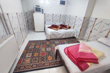 مهمان خانه نزدیک حرم - سه تخته - زیرهمکف