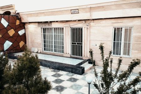 خانه ویلایی در چهارباغ - شهرک کامرانیه