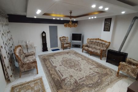 خانه ویلایی در چهارباغ - شهرک کامرانیه