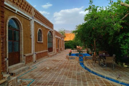 بومگردی در گلباف - خشتی