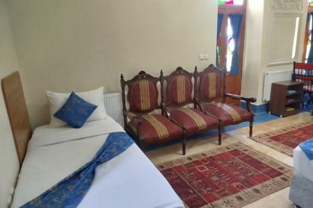 بومگردی نزدیک نقش جهان اصفهان - ۴ تخته
