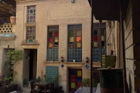 بوم گردی در خیابان زند شیراز - اتاق ایوان