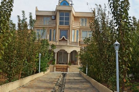 عمارت تریپلکس چهارخوابه در بیستون - سرماج