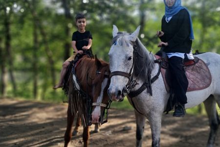 کلبه سوئیسی با امکان سوارکاری در مرزیکلا