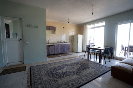 خانه با تراس رو به دریا در خط هشت - طبقه ۲