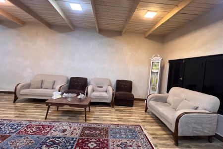 کلبه با نمای چوبی در آستانه اشرفیه - تازه آباد