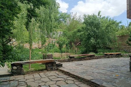 سوئیت با معماری اصیل در همدان - سنگستان
