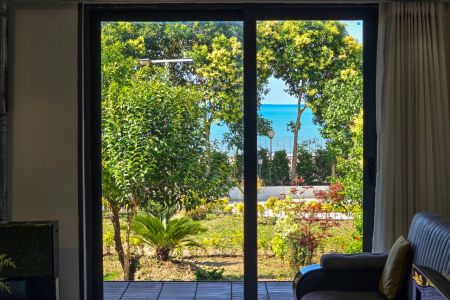 ویلا کنار دریا در چالوس - دوجمان