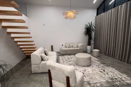 ویلا استخردار با معماری خاص در چهارباغ