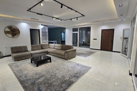 ویلا استخردار در چهارباغ - اوغلان تپه