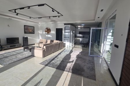ویلا استخردار در چهارباغ - اوغلان تپه