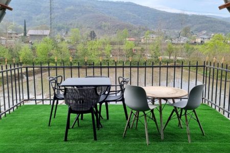 کلبه سوئیسی در  شاندرمن - بی تم