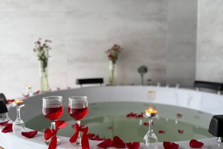 کلبه سوئیسی جکوزی دار در لفور - کالیکلا
