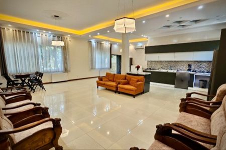 ویلا دوبلکس استخردار در مهرآباد