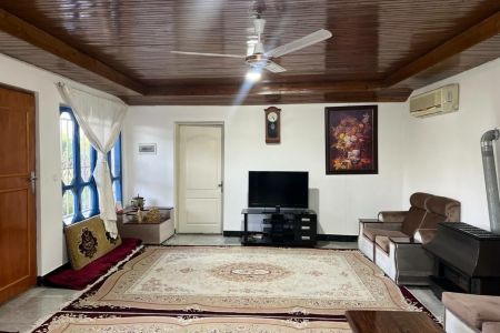 خانه با حیاط درختکاری شده در قائم شهر