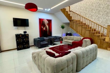 ویلا دوبلکس استخردار در چهارباغ - اوغلان تپه