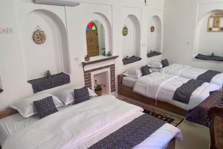 هتل سنتی نزدیک حرم شاهچراغ شیراز -پنج‌دری