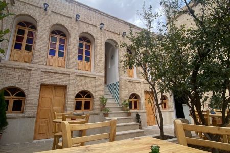 هتل سنتی نزدیک حرم شاهچراغ شیراز -پنج‌دری