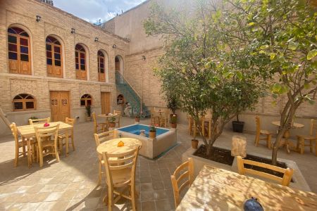 هتل سنتی نزدیک حرم شاهچراغ شیراز - دیبا