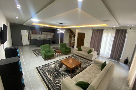 ویلا دوبلکس استخردار در چهارباغ - ابراهیم آباد