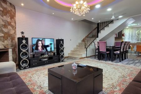 ویلا تریپلکس ساحلی استخردار در باغ محله