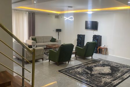 ویلا دوبلکس استخردار در چهارباغ - ابراهیم آباد