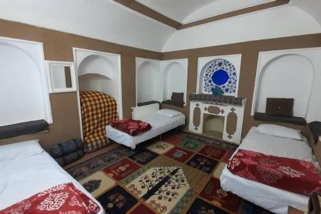 بومگردی در عقدا - سه تخته - همکف - تیپ ۳