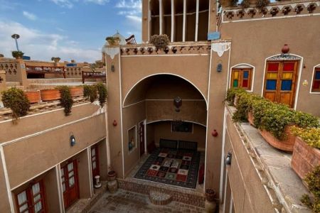 بومگردی در عقدا - دو تخته - همکف - تیپ ۱