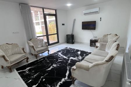 سوئیت حیاط دار در رودبنه - بلوار حشمت