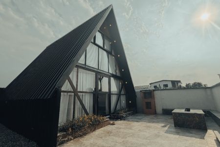 کلبه سوئیسی استخردار در سرخرود