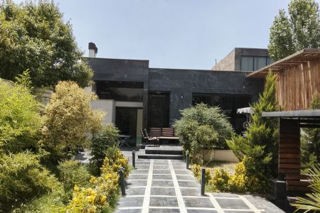 ویلا استخردار در چهارباغ